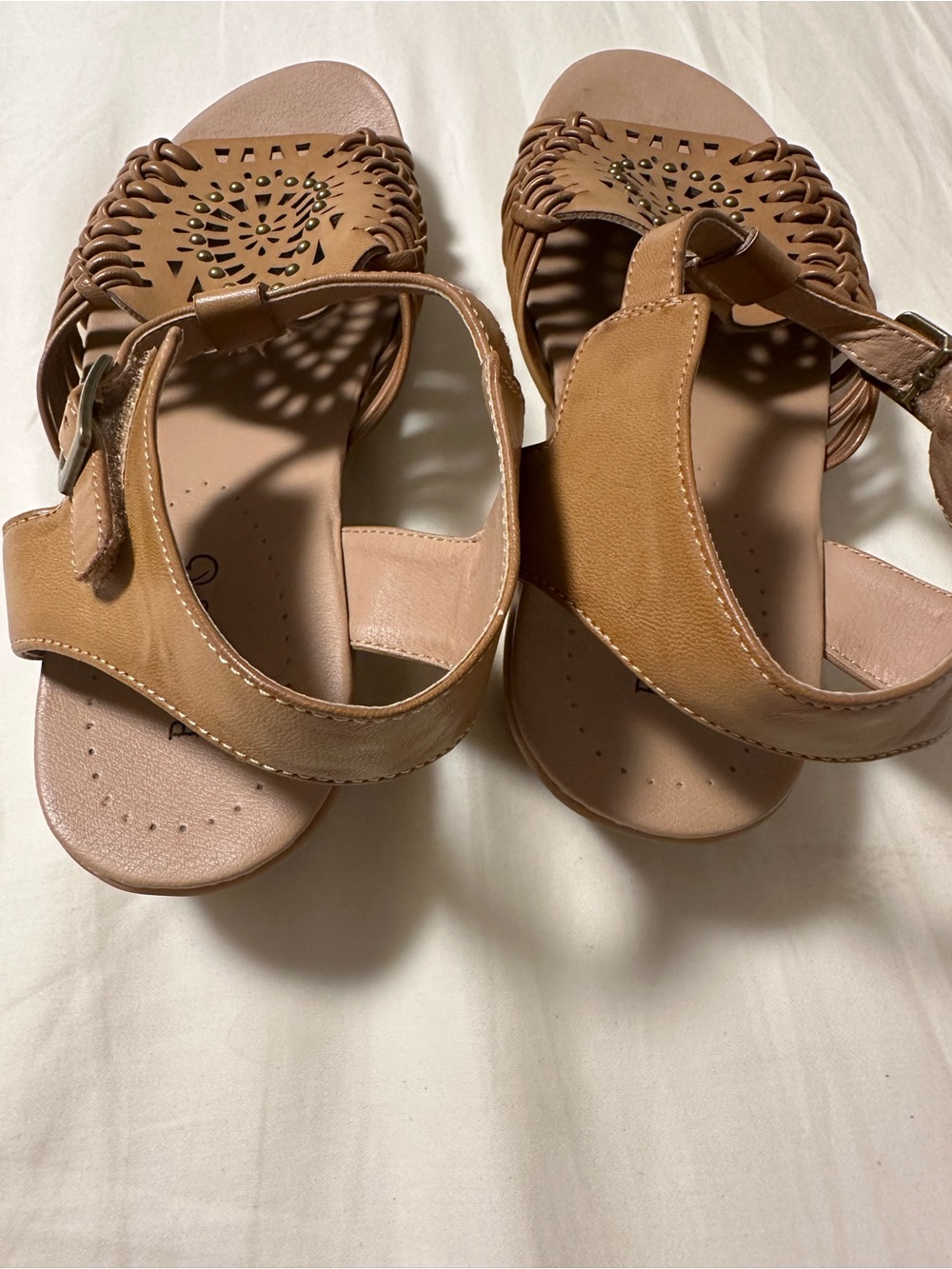 BareTraps Women's Cognac Braided Laser-Cut Ankle Strap Sandals Size 8.5M - Picture 2 of 6